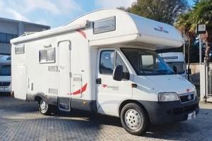 Camper mansardato Roller Team Granduca garage 