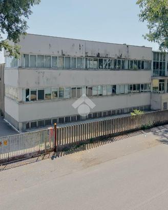CAPANNONE A CERNUSCO SUL NAVIGLIO