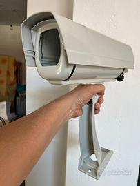 Affusti telecamere sicurezza
