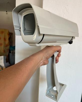 Affusti telecamere sicurezza