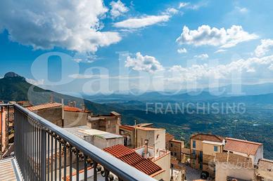 Baunei, panoramica casa indipendente ristrutturata
