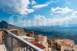 Baunei, panoramica casa indipendente ristrutturata
