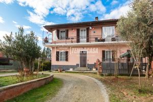 SOL.INDIPENDENTE con BOX AUTO e GIARDINO PRIVATO