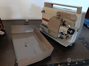 Proiettore e radio d’epoca da collezionisti