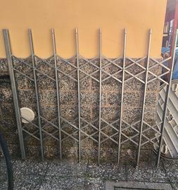 4 Grate scorrevoli estensibili finestre in acciaio