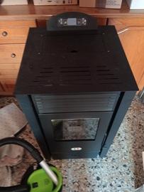 stufa a pellet 8kw+tubi+aspiracenere+pellet