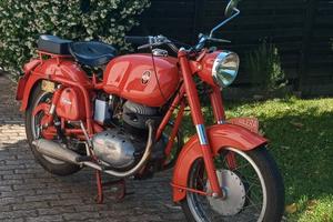 moto Gilera 300