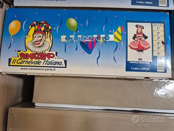 Vari vestiti carnevale veneziano