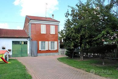 Villa di 140 m² con 5 locali e box auto doppio a C