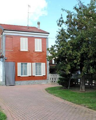 Villa di 140 m² con 5 locali e box auto doppio a C