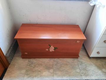 Cassapanca in legno