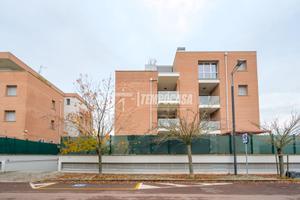 Bilocale al primo piano con ampio garage e terrazz