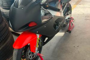 Suzuky gsx-r 600 pronto pista