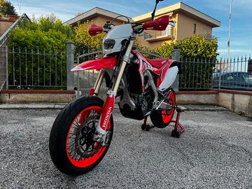 HONDA CRF 450 RS (red moto)