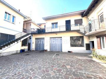 Appartamento 104 mq piu' box di 55 mq cantina