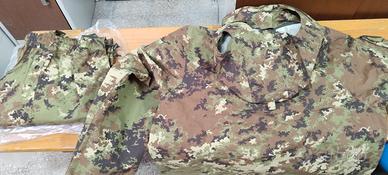 giacca  impermeabile taglia 60 