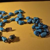 Collana in oro 18 Kt con pietre turchese naturali