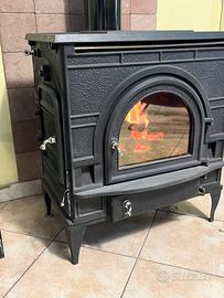 Stufa a legna in ghisa