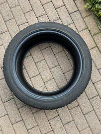 Treno gomme invernali Nokian 225/45 R18 95V XL