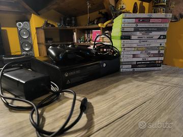 Xbox 360 E 250 GB + 15 giochi (GTA, Forza, Crash) 
