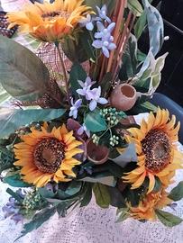 Splendido Bouquet con girasoli  grandi e fiori 