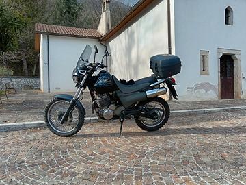 Honda SLR 650 moto A2 enduro naked scrambler