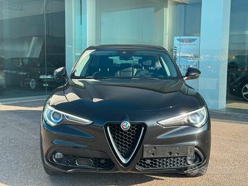 Alfa Romeo Stelvio 2.2 Turbodiesel 180 CV AT8 RWD 