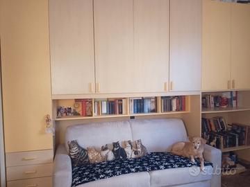 Armadio a ponte giallo