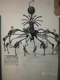 lampadario in ferro battuto