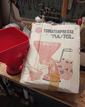 Macchinetta spremipomodoro marca Tomaten Presse