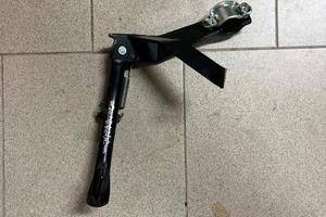 Cavalletto laterale scooter