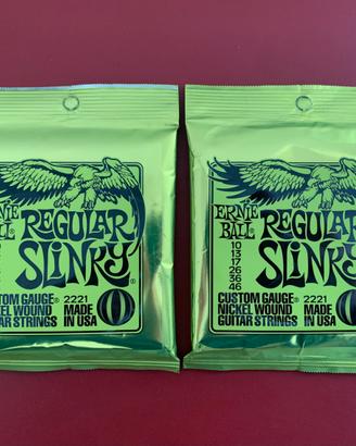 Due pacchi di corde per chitarra elettrica