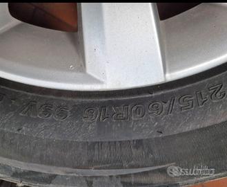 2 PNEUMATICI 4 STAGIONI 215/60 R16 99V CON CERCHIO