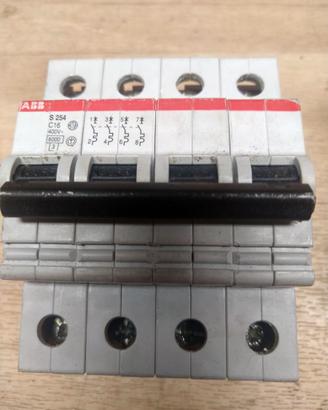 Magnetotermico 3/4 poli