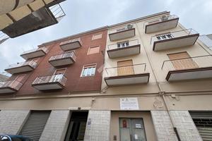 4 LOCALI A GIOIA DEL COLLE