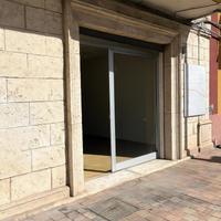 Locale commerciale sito in Via Recanati Gela 160mq