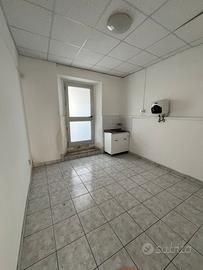 Locale commerciale versatile ufficio o negozio