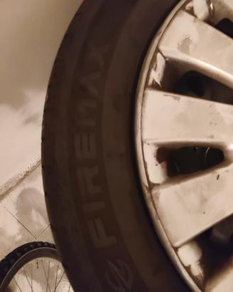 Set 4 gomme estive 205/55/r16  con cerchio