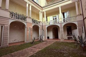 Casa indipendente di 419 m² con più di 5 locali e 