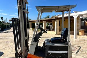 Carrello elevatore elettrico OM PIMESPO / 3 ruote