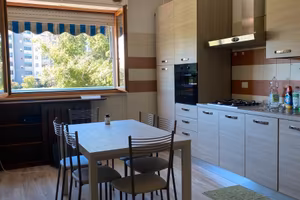 650eu stanza singola 2 bagni portineria Rozzano