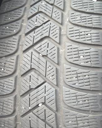 4 Pneumatici Invernali Pirelli