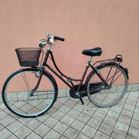 Bicicletta da 26 bordo con cesto meccanica perfett