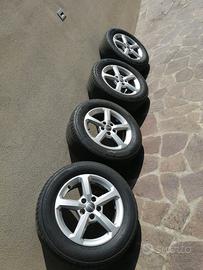 Cerchi in lega Audi da 16" con pneumatici