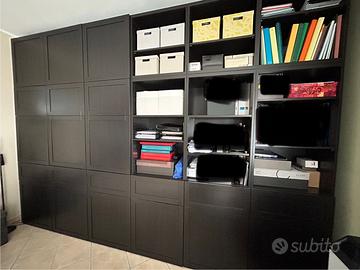 Libreria IKEA serie BESTA con cassetti e ante