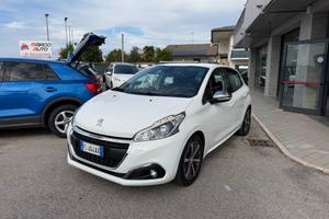 Peugeot 208 1.2 benzina Neopatentati
