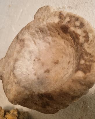antico mortaio in marmo