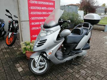 Kymco Grand Dink 250