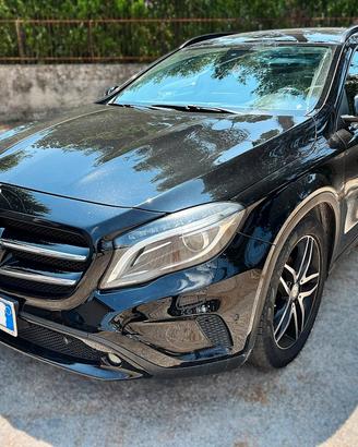 MERCEDES-BENZ GLA 180 d Automatic Premium - 2016