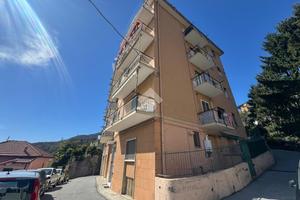 3 LOCALI A GENOVA